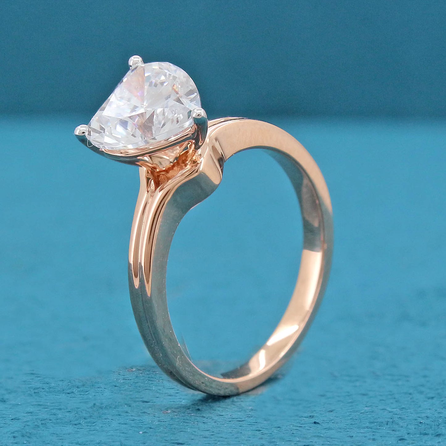 Sira Poise Diamond Ring