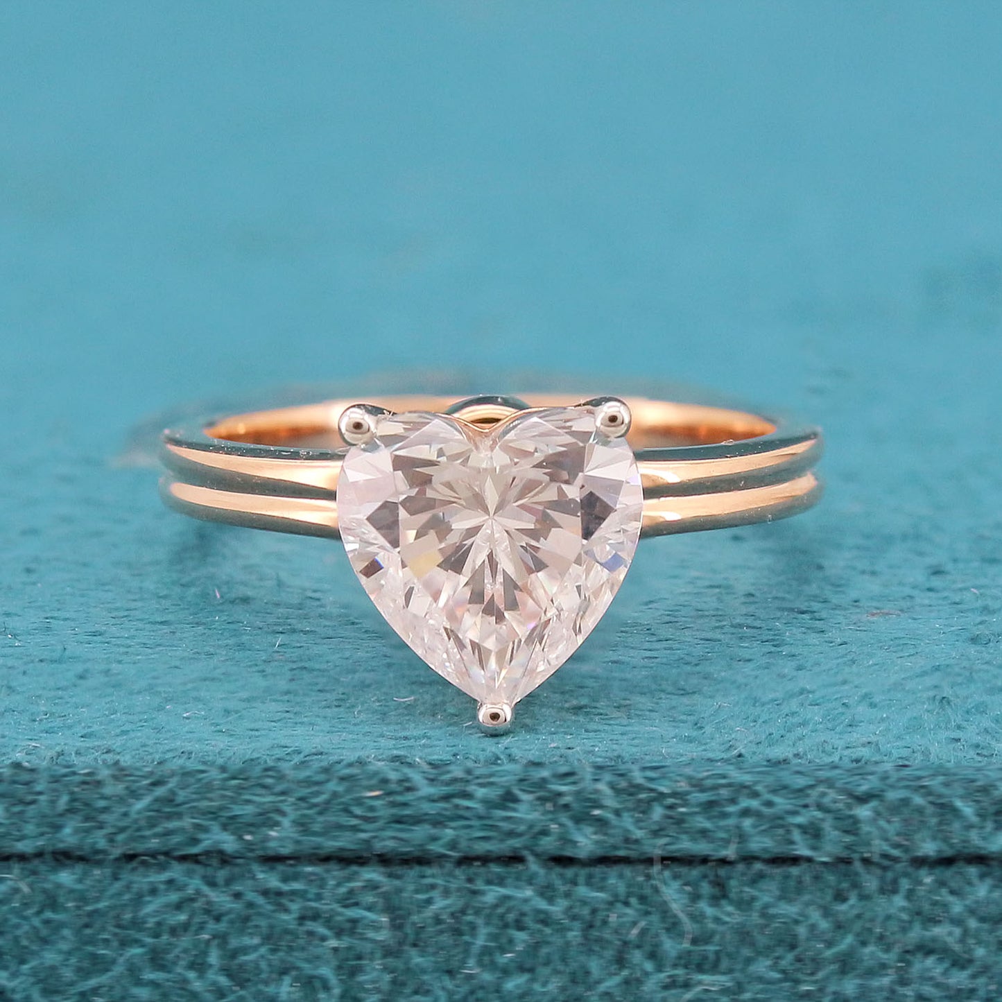 Sira Poise Diamond Ring