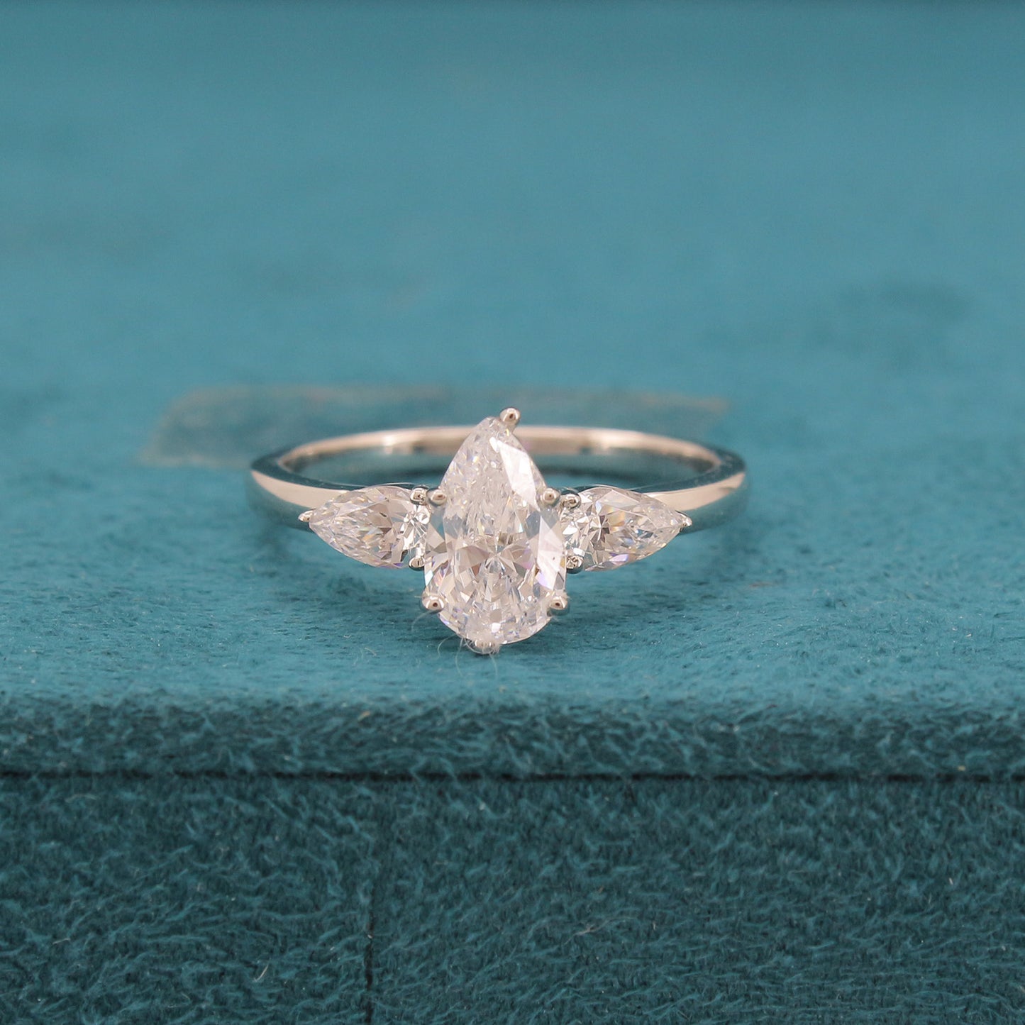 Zeyra Diamond Ring