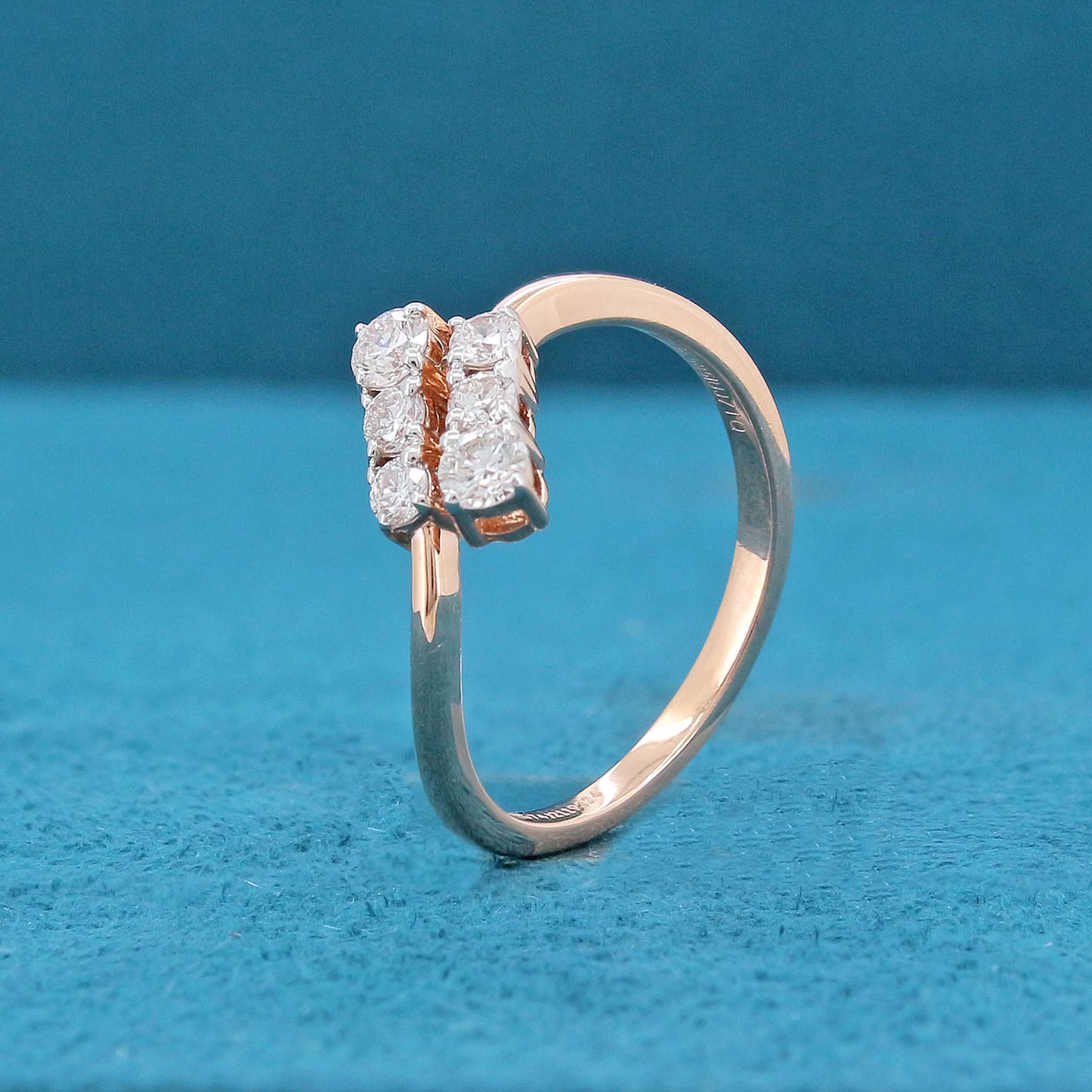 Mireya Scatter Diamond Ring