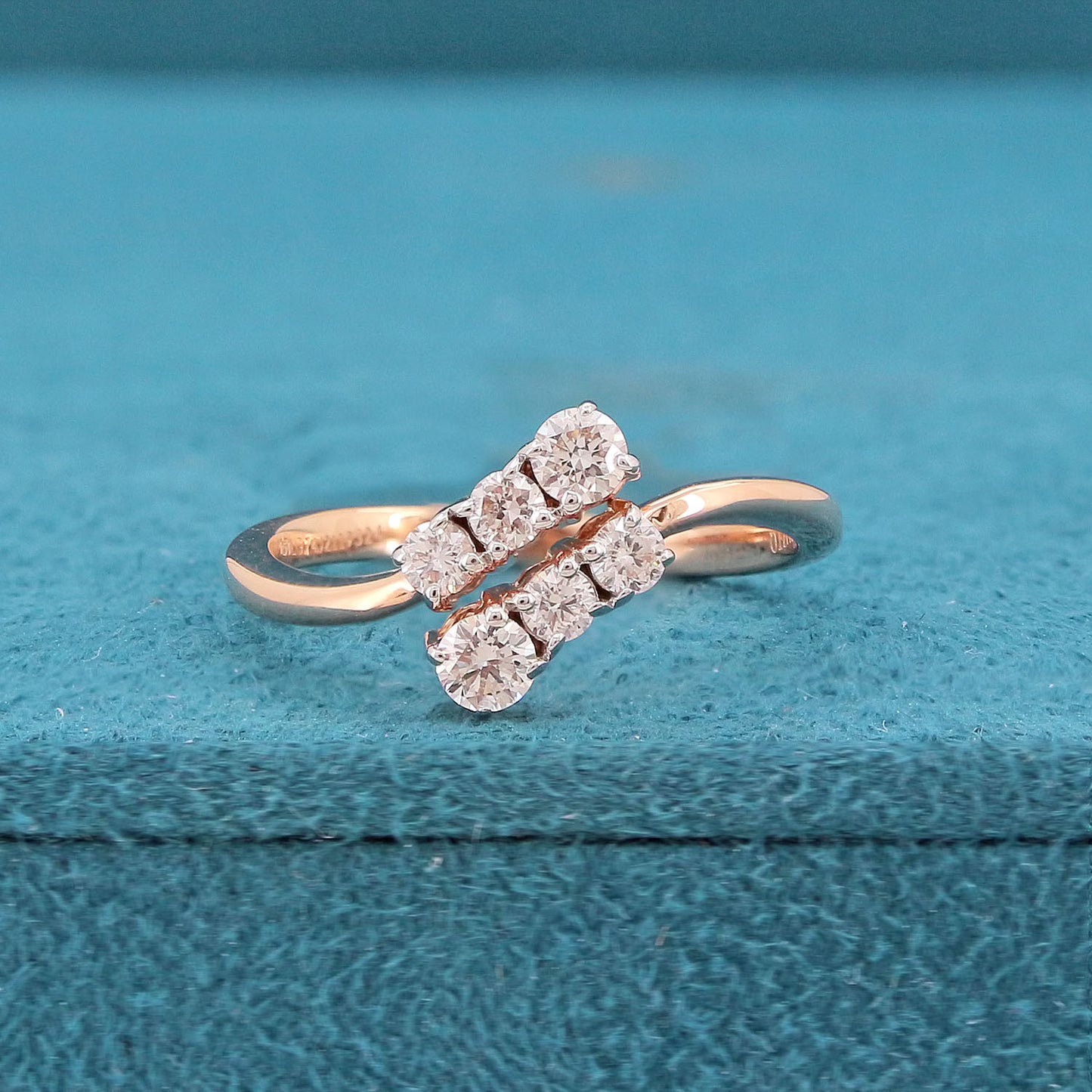 Mireya Scatter Diamond Ring
