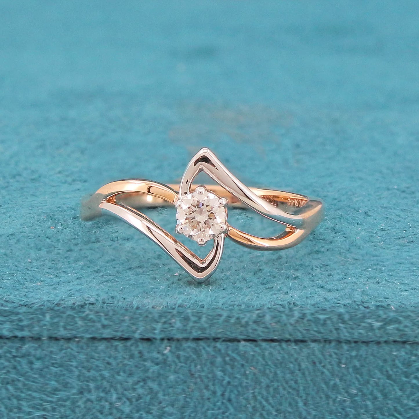 Zenya Solitaire Scatter Diamond Ring