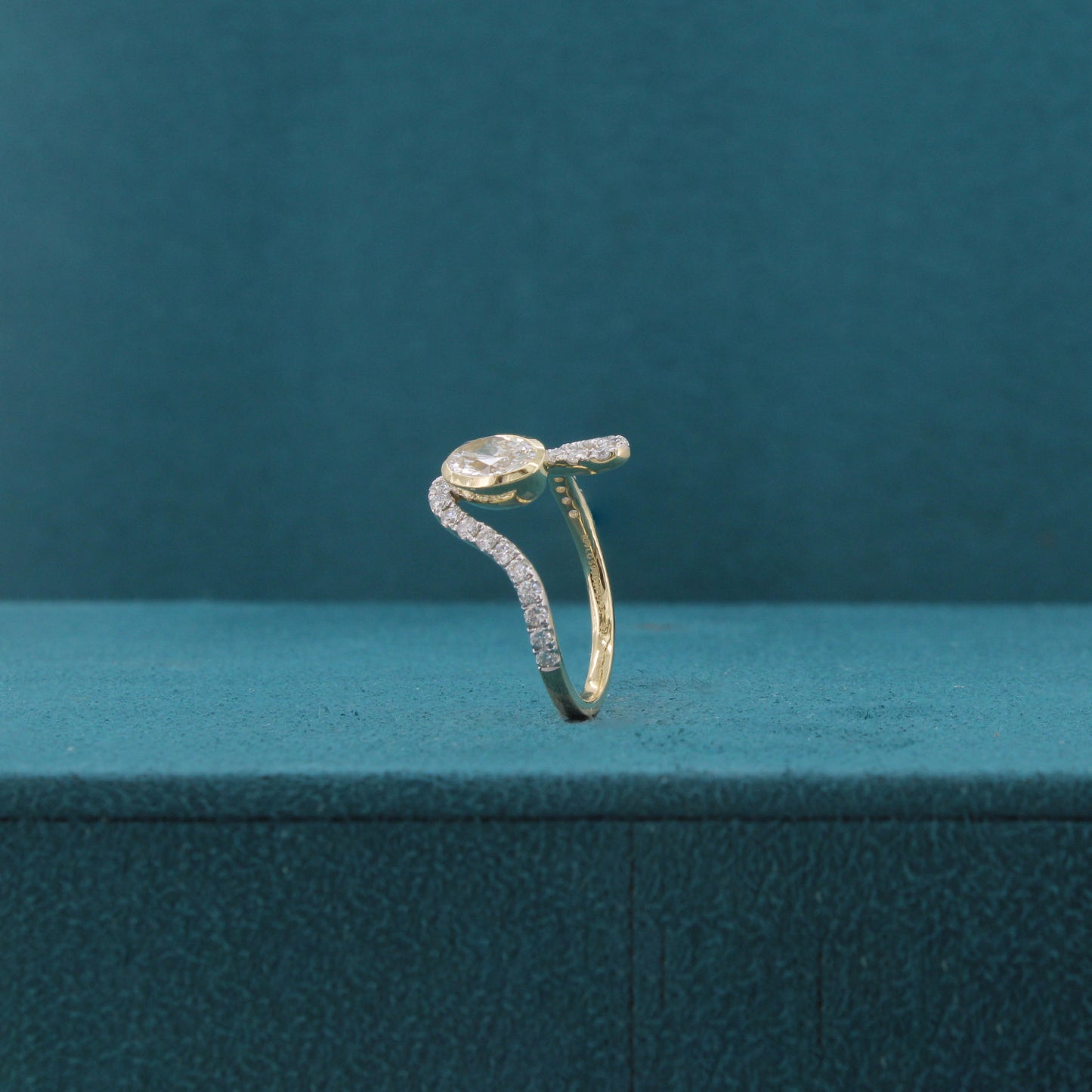 Ariswyn Bloom Diamond Ring