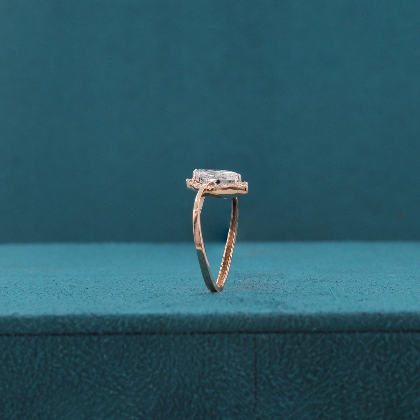 Ysalyn Crest Diamond Ring