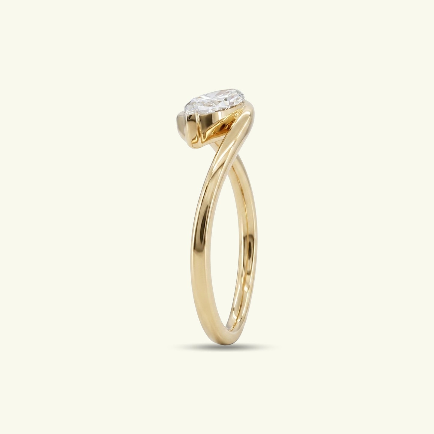 Aurina Solitaire Diamond Ring