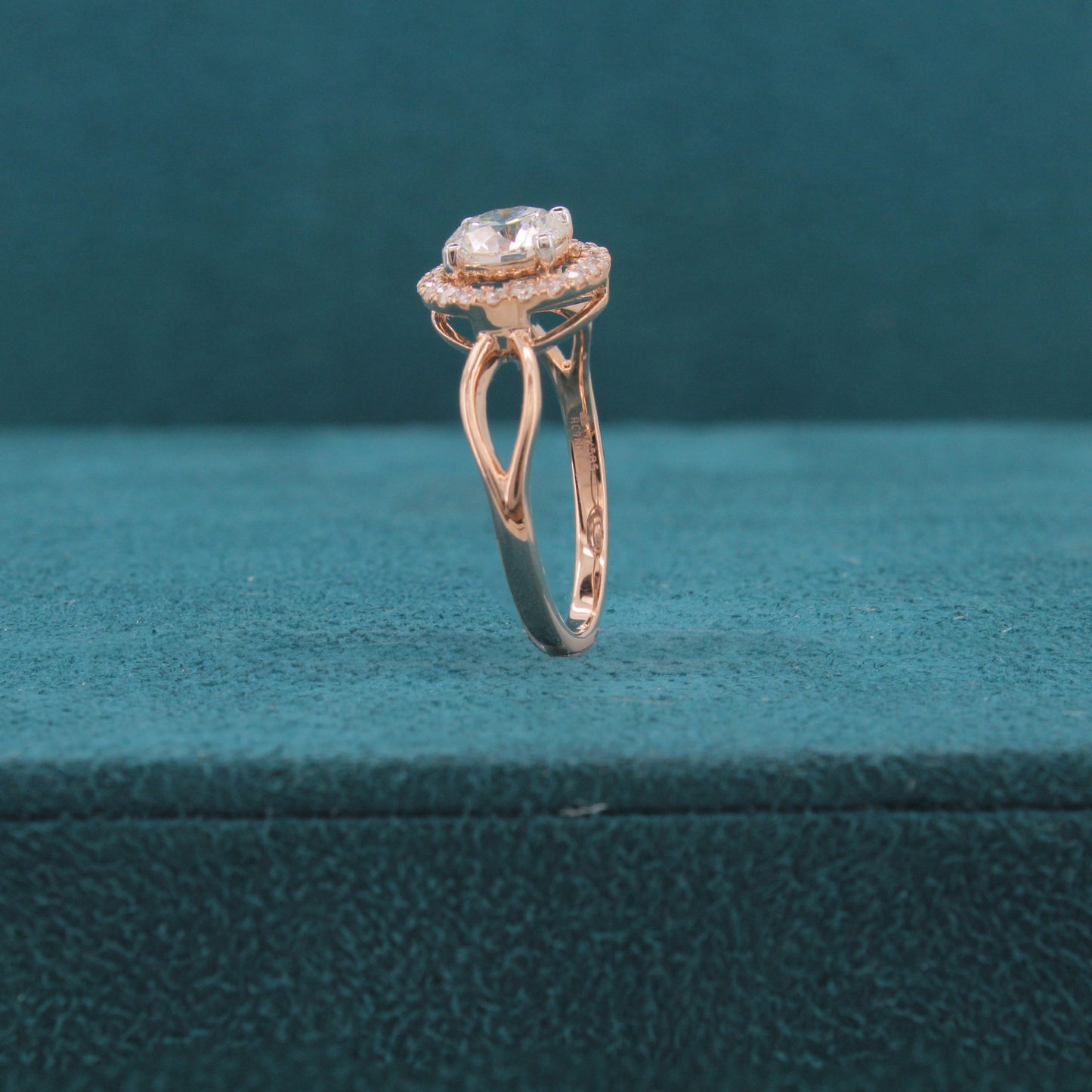 Lureva Crest Diamond Solitaire Ring