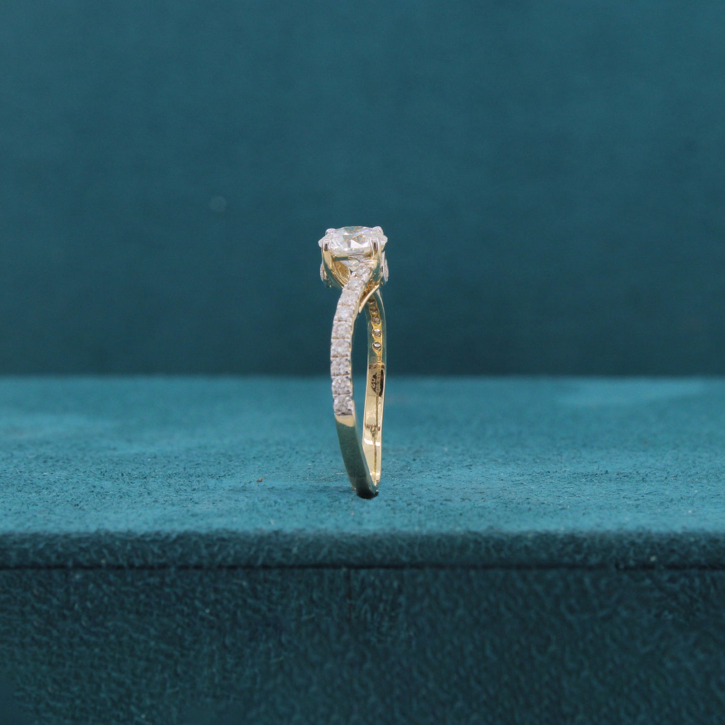 Elyria Vale Diamond Ring