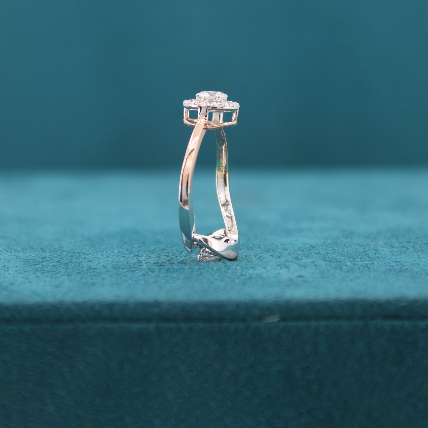 Oraya Flame Diamond Ladies Ring