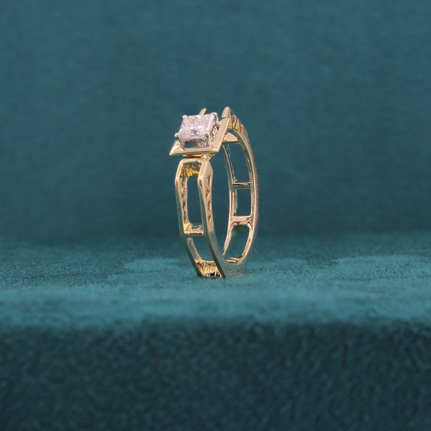 Aristea Lume Diamond Ring