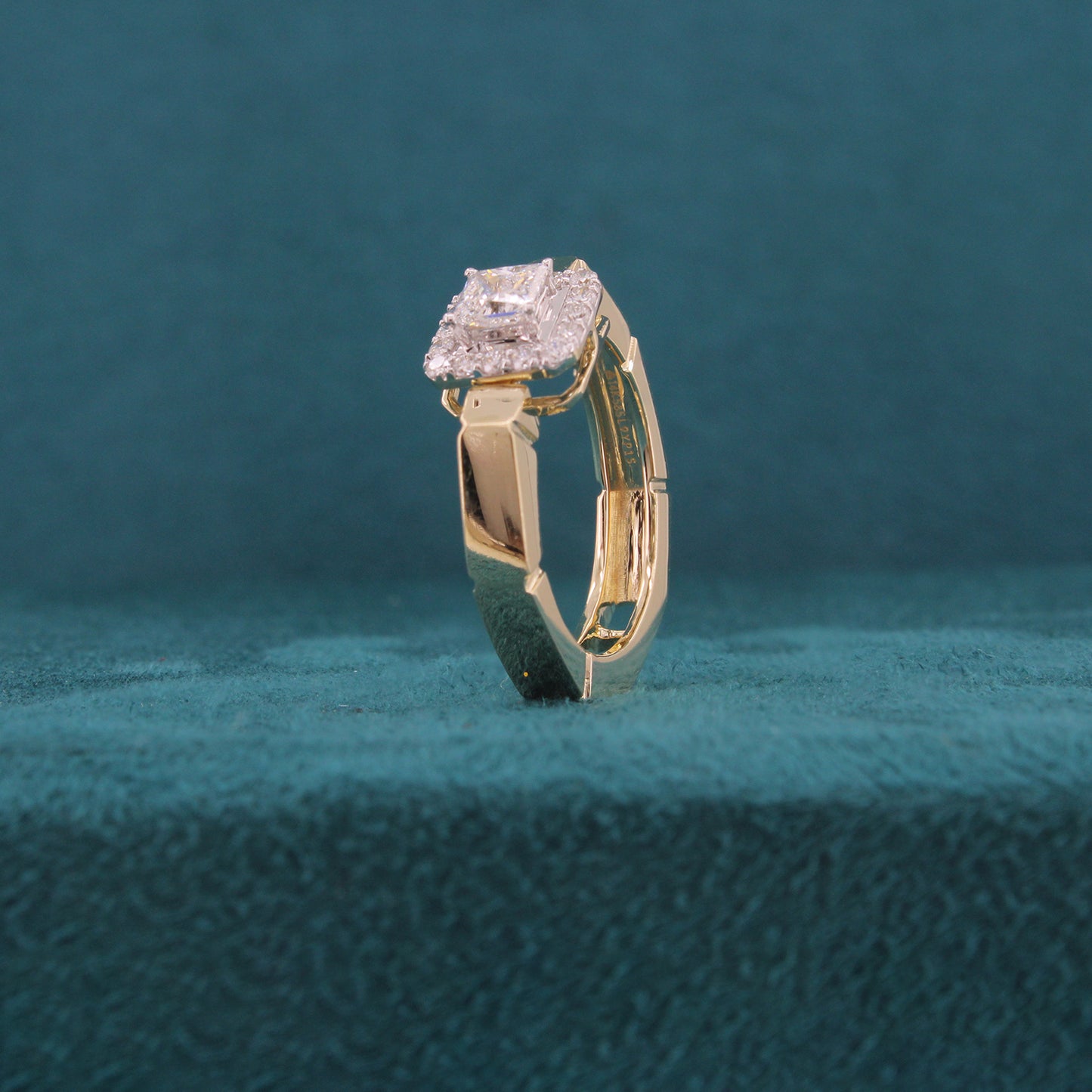 Serina Arc Diamond Ring