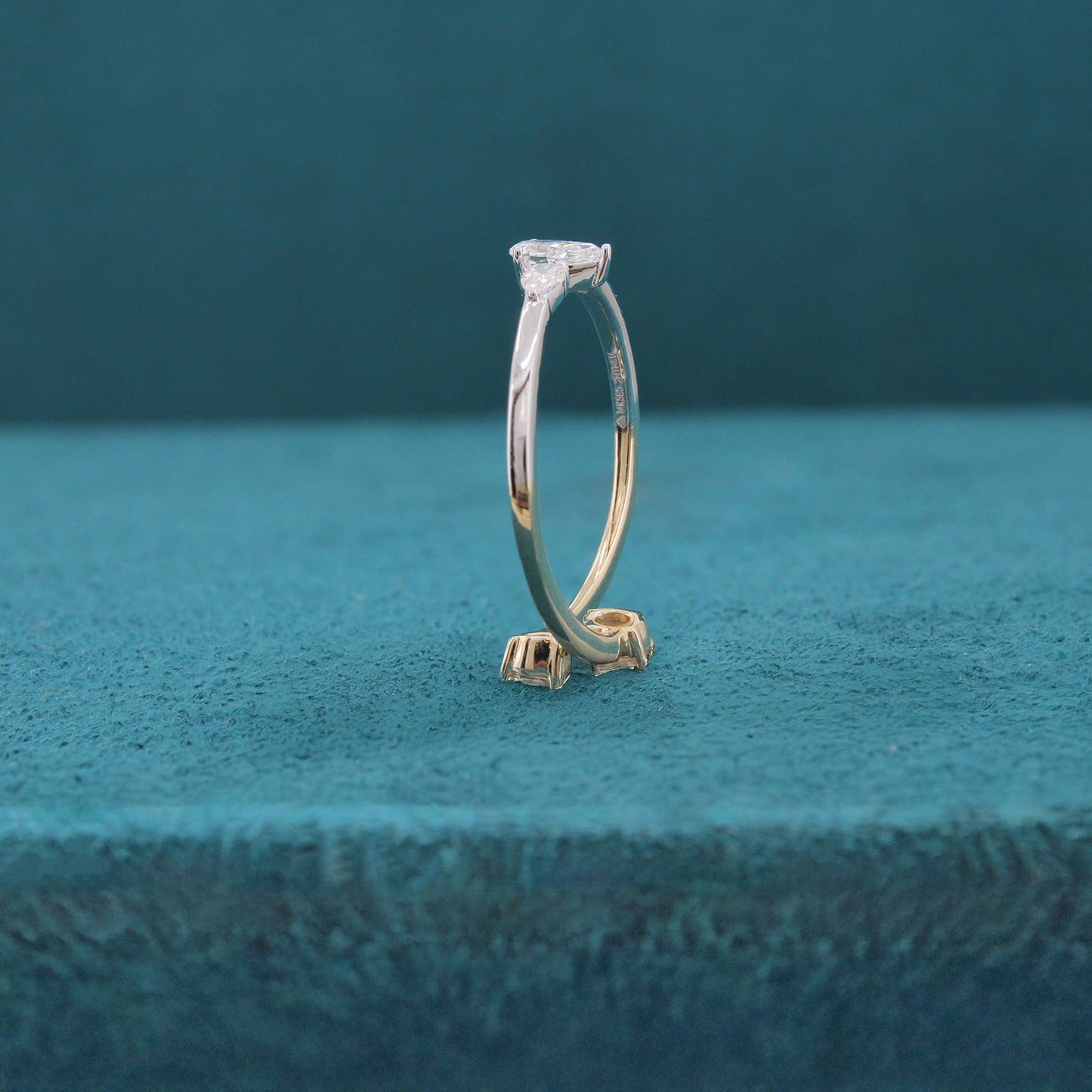 Arion Crest Diamond Ring