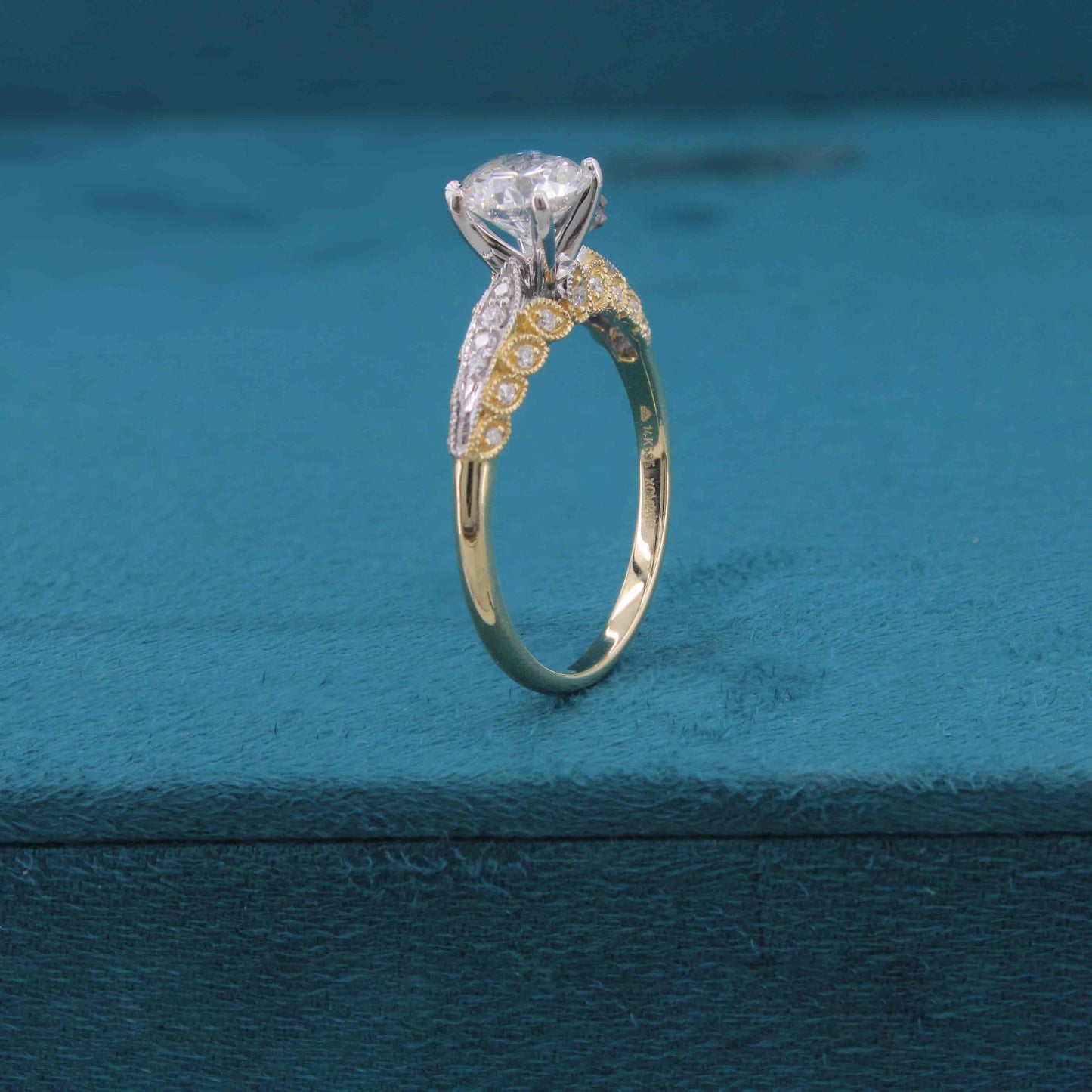 Elora Edge Diamond Ring