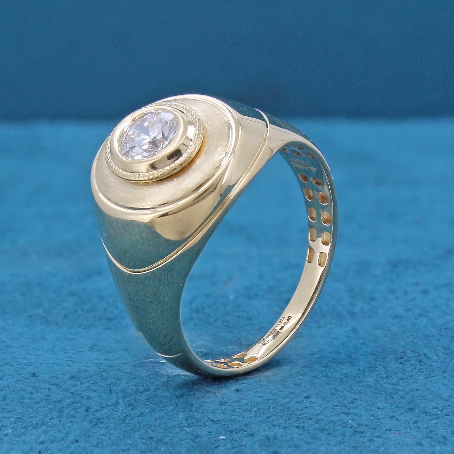 Daelor Solitaire Mens Diamond Ring