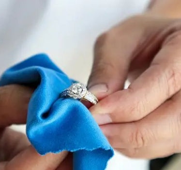 How to clean your Lab Grown Diamonds Jewellery?