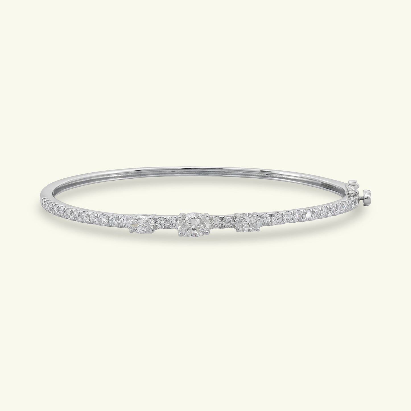 Nyari Line Diamond Flexible Bracelet