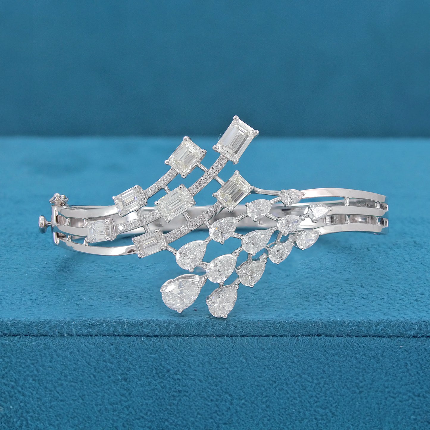 Avelora Loop Diamond Bracelet