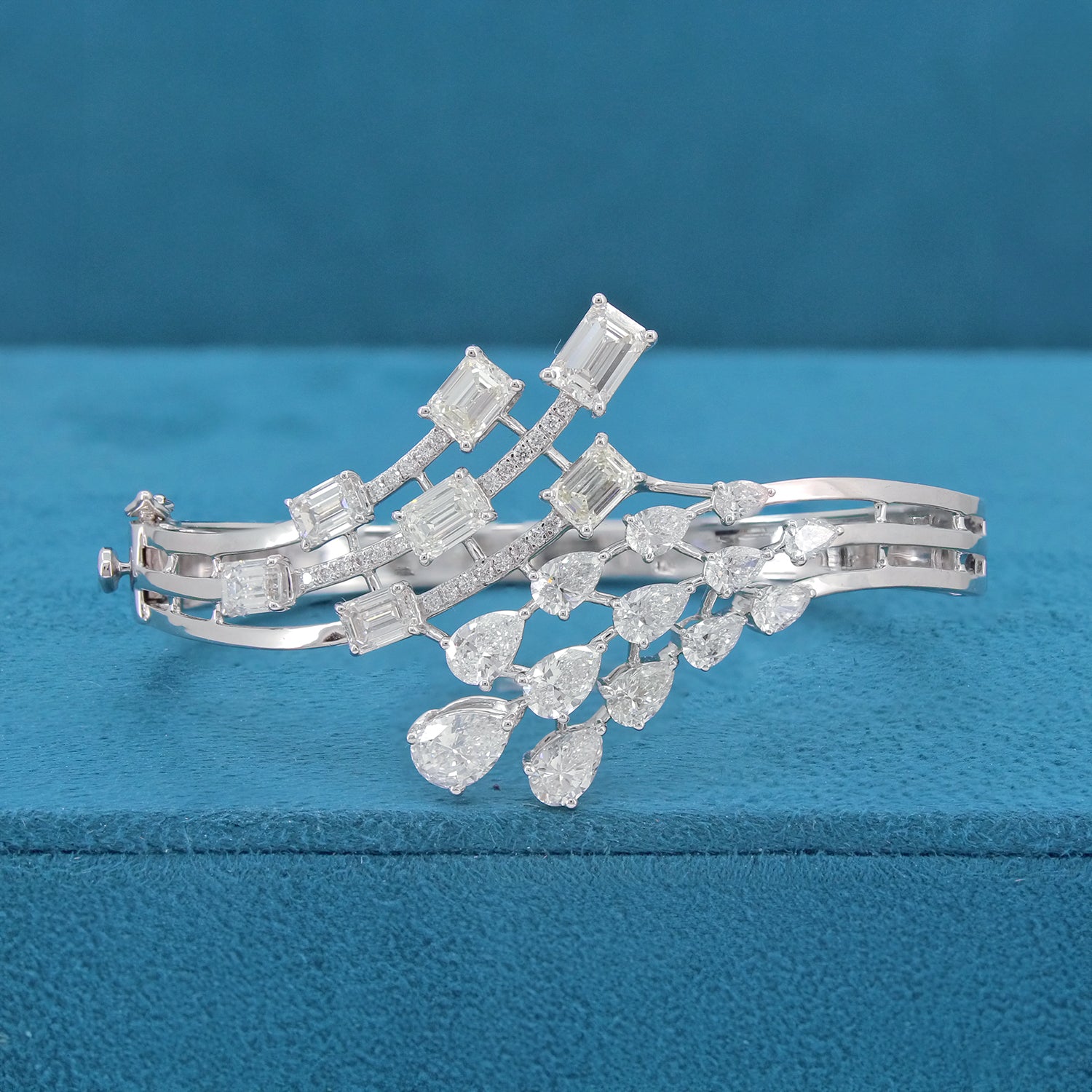 Avelora Loop Diamond Bracelet