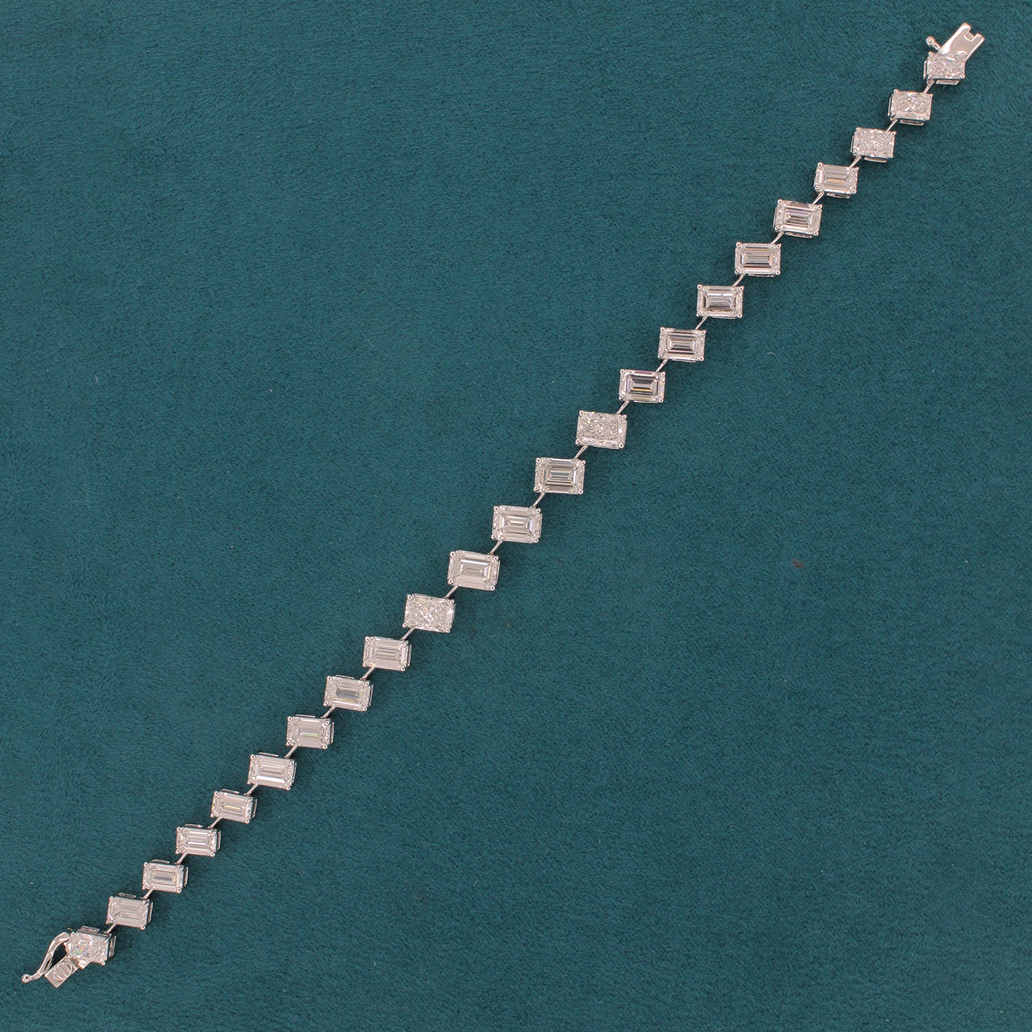 Selvar Loop Diamond Bracelet