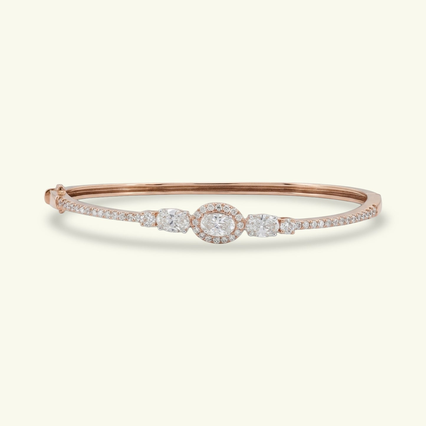 Elaren Halo Diamond Oval Kada