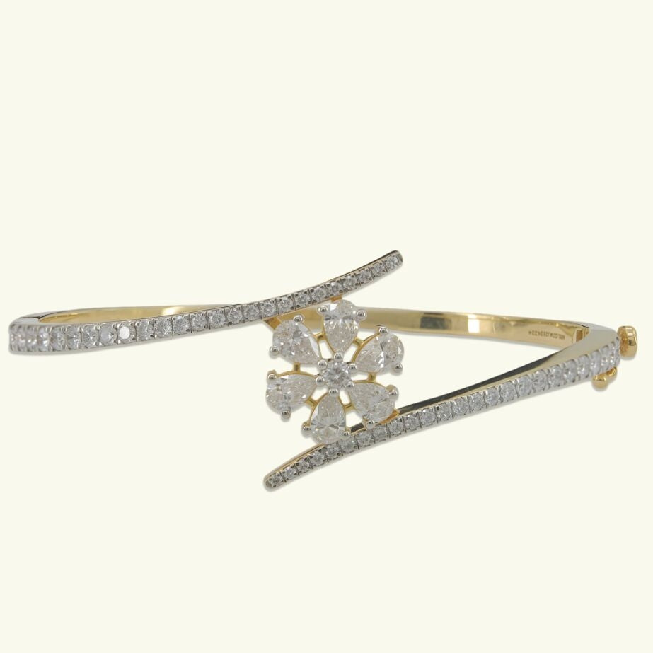 Kalyx Oval Diamond Kada
