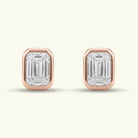 Eniri Solitaire Diamond Stud Earrings