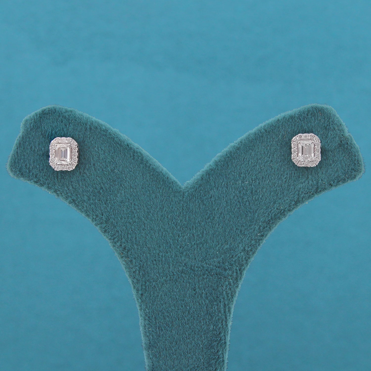 Avenis Halo Diamond Stud Earrings