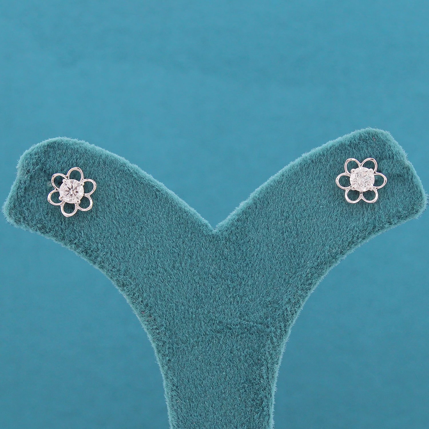 Nayeli Solitaire Floral Diamond Stud Earrings