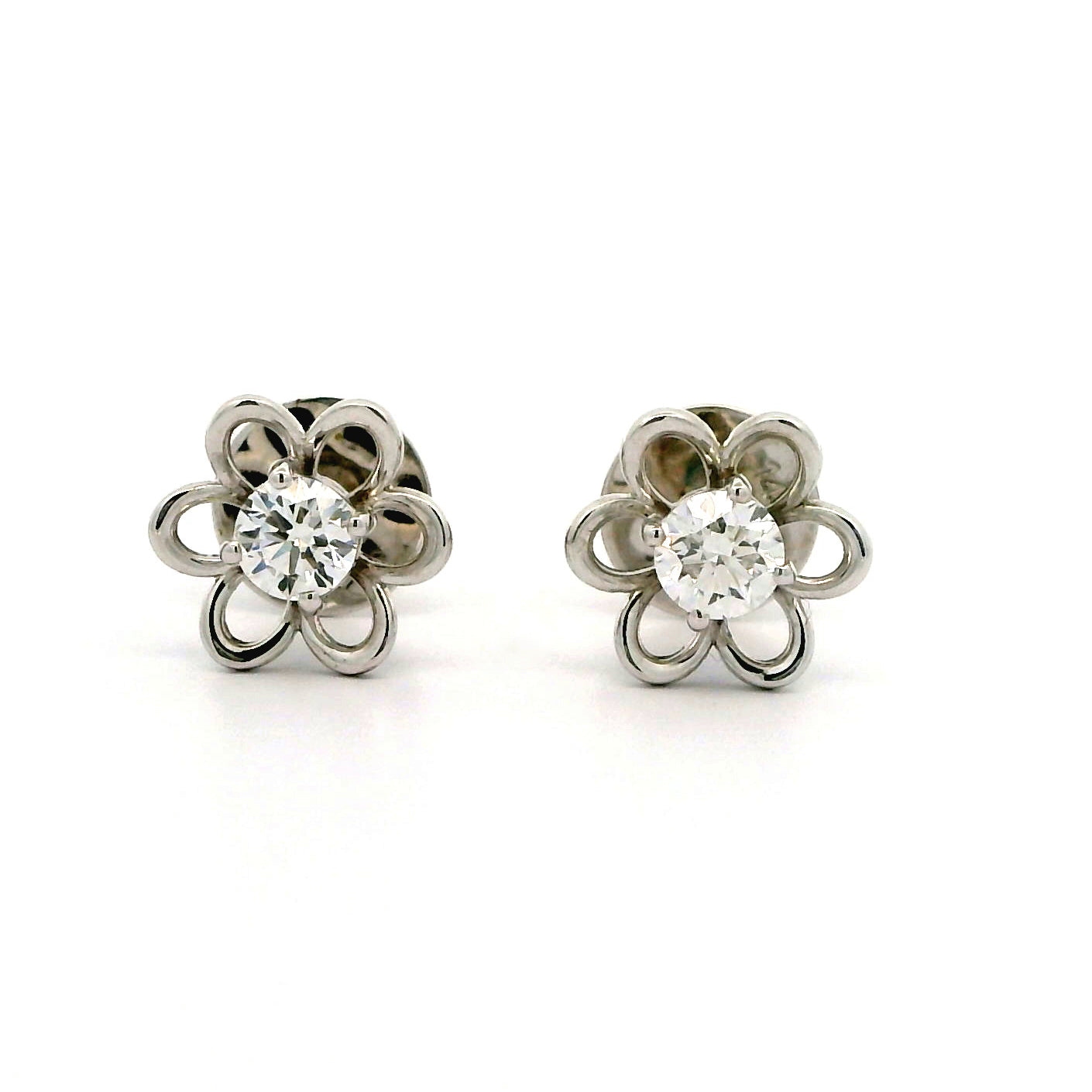 Nayeli Solitaire Floral Diamond Stud Earrings