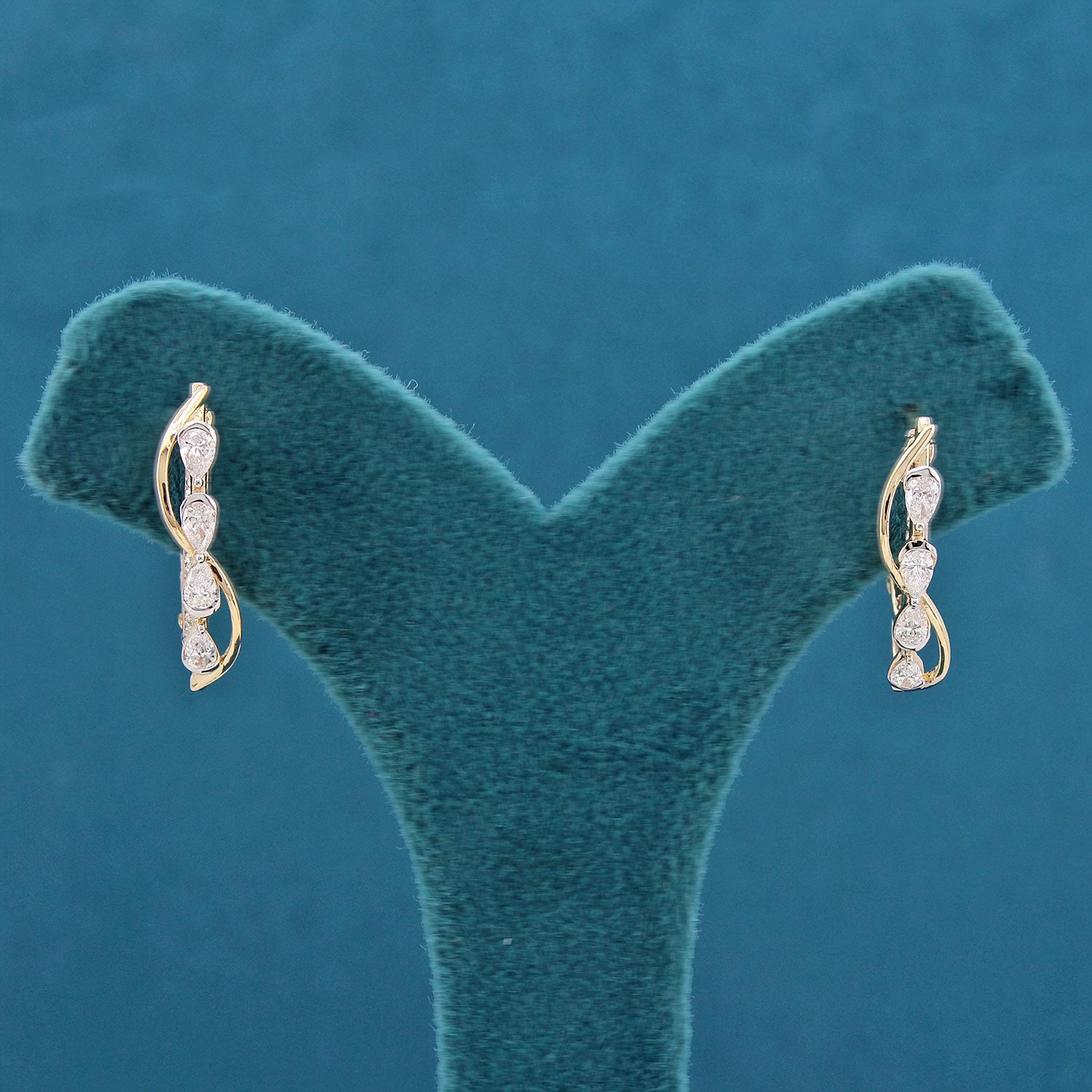 Saelin Diamond Stud Earrings