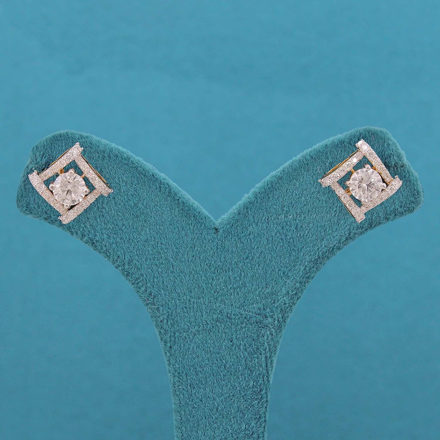 Celune Halo Diamond Stud Earrings