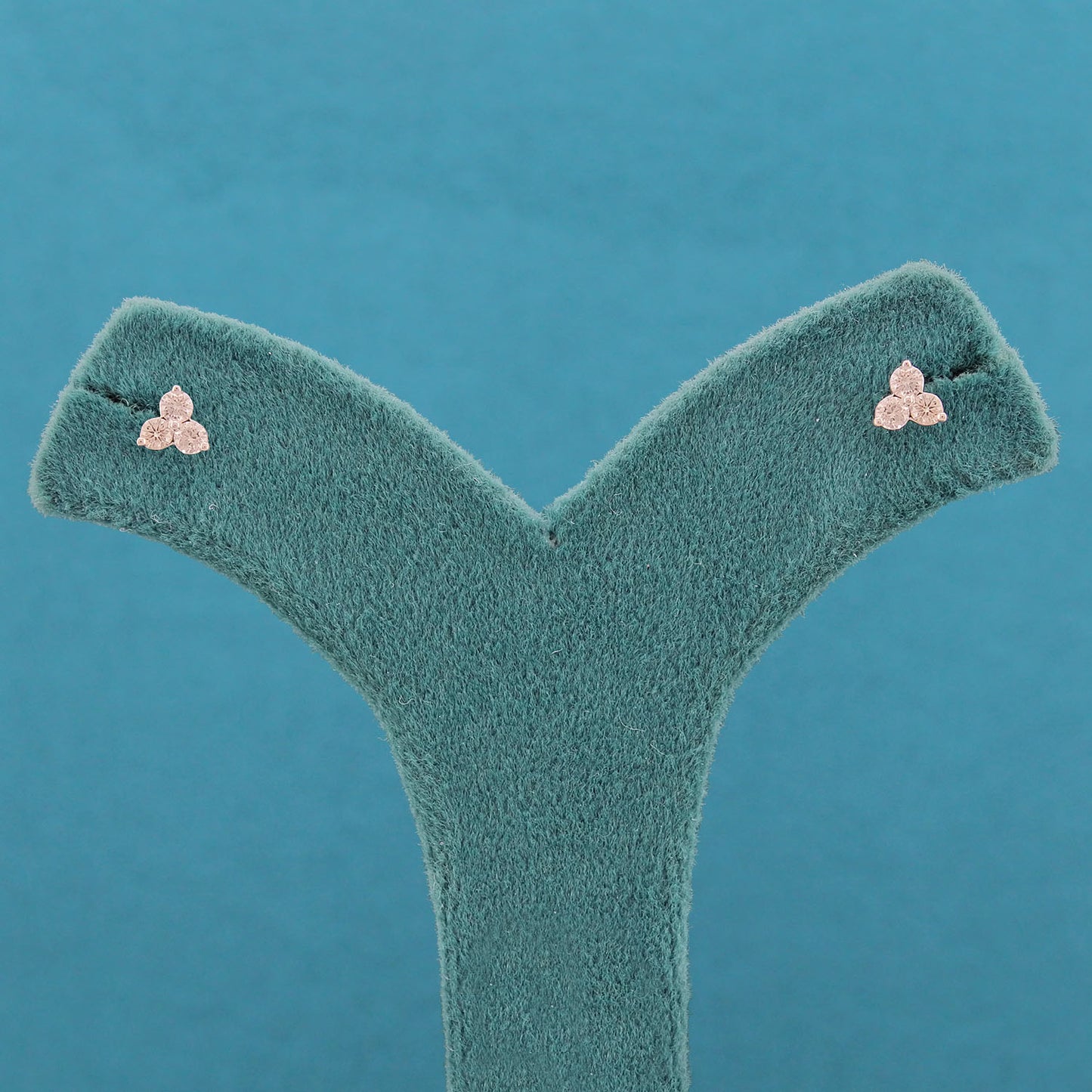 Calura Diamond Stud Earrings