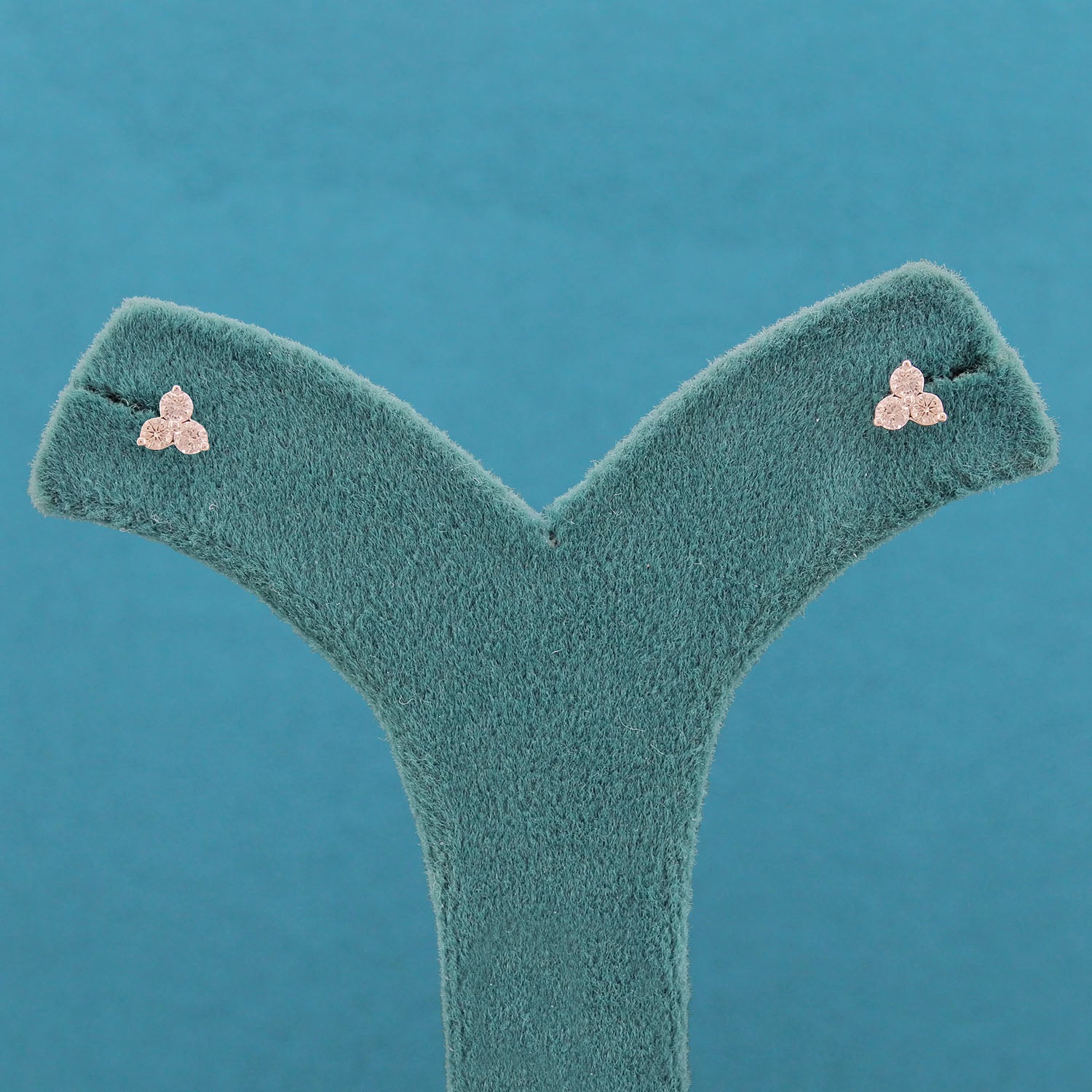 Calura Diamond Stud Earrings