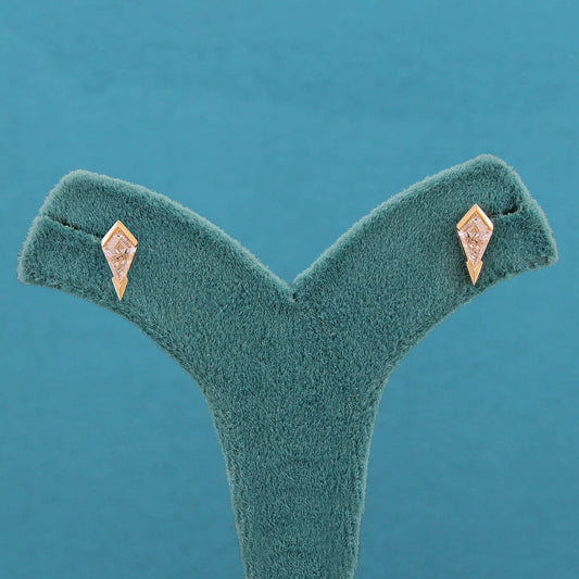 Elarya Solitaire Diamond Stud Earrings