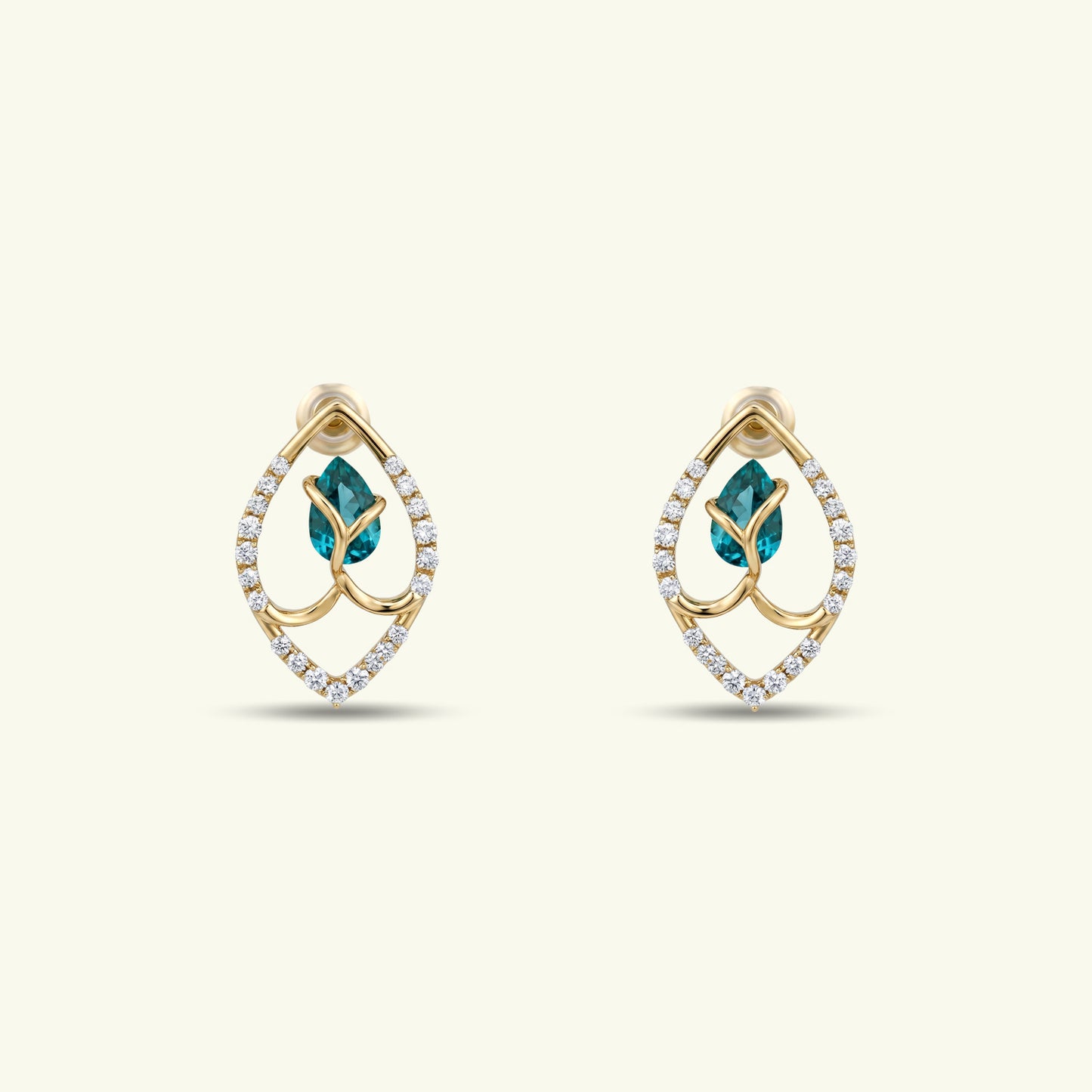 Oria Diamond Stud Earrings