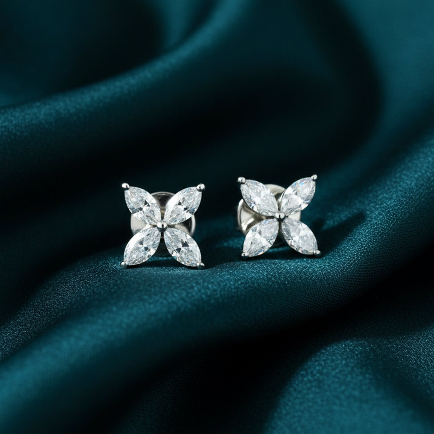 Rilena Glow Diamond Stud Earrings