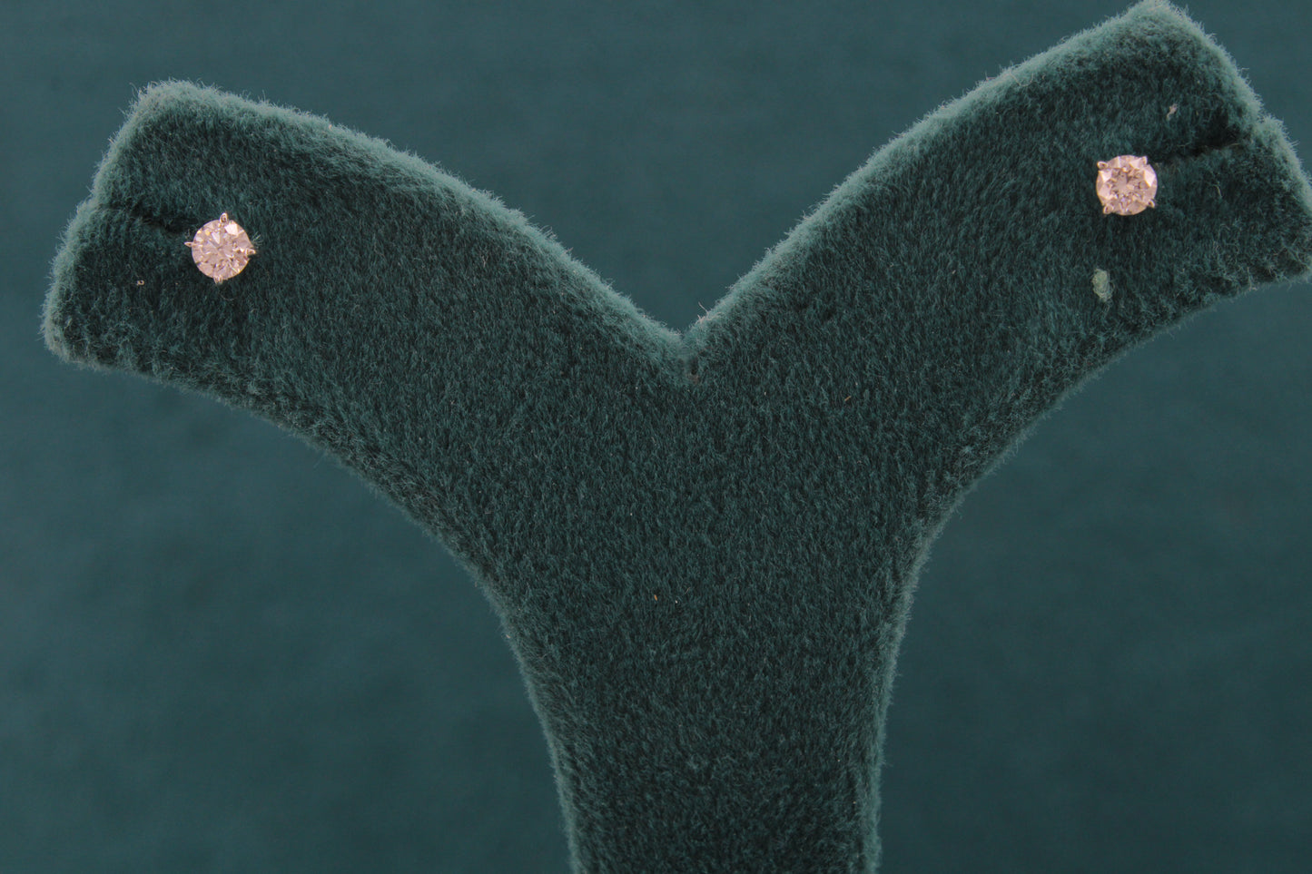 Velyn Solitaire Diamond Earrings