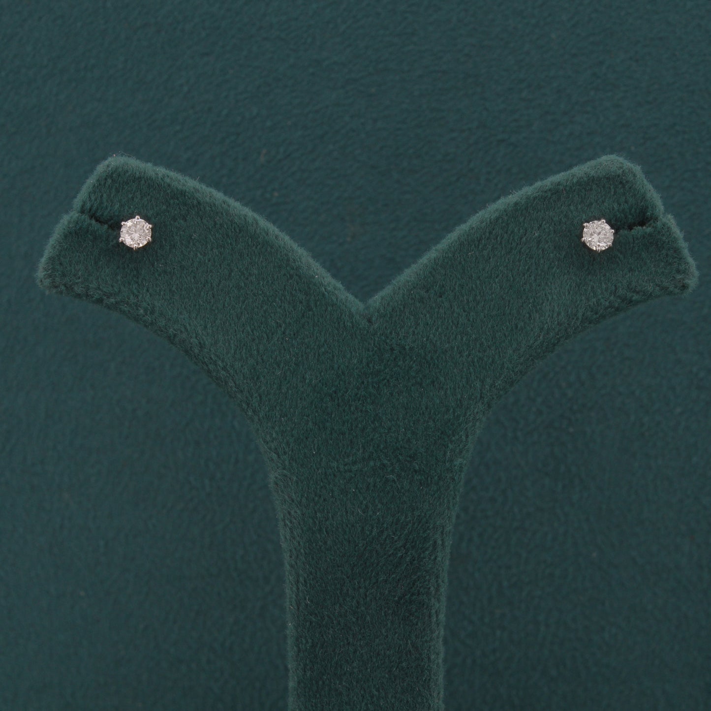 Saphira Classic Diamond Earrings