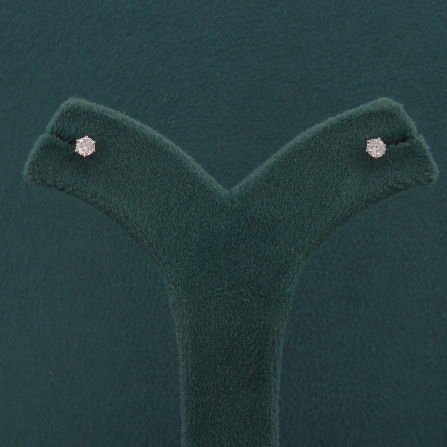 Saphira Classic Diamond Earrings