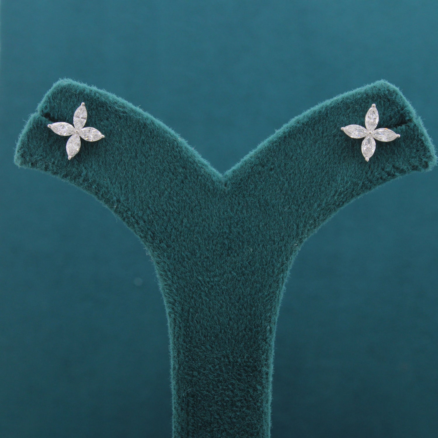 Elara Halo Diamond Dailywear Pendant