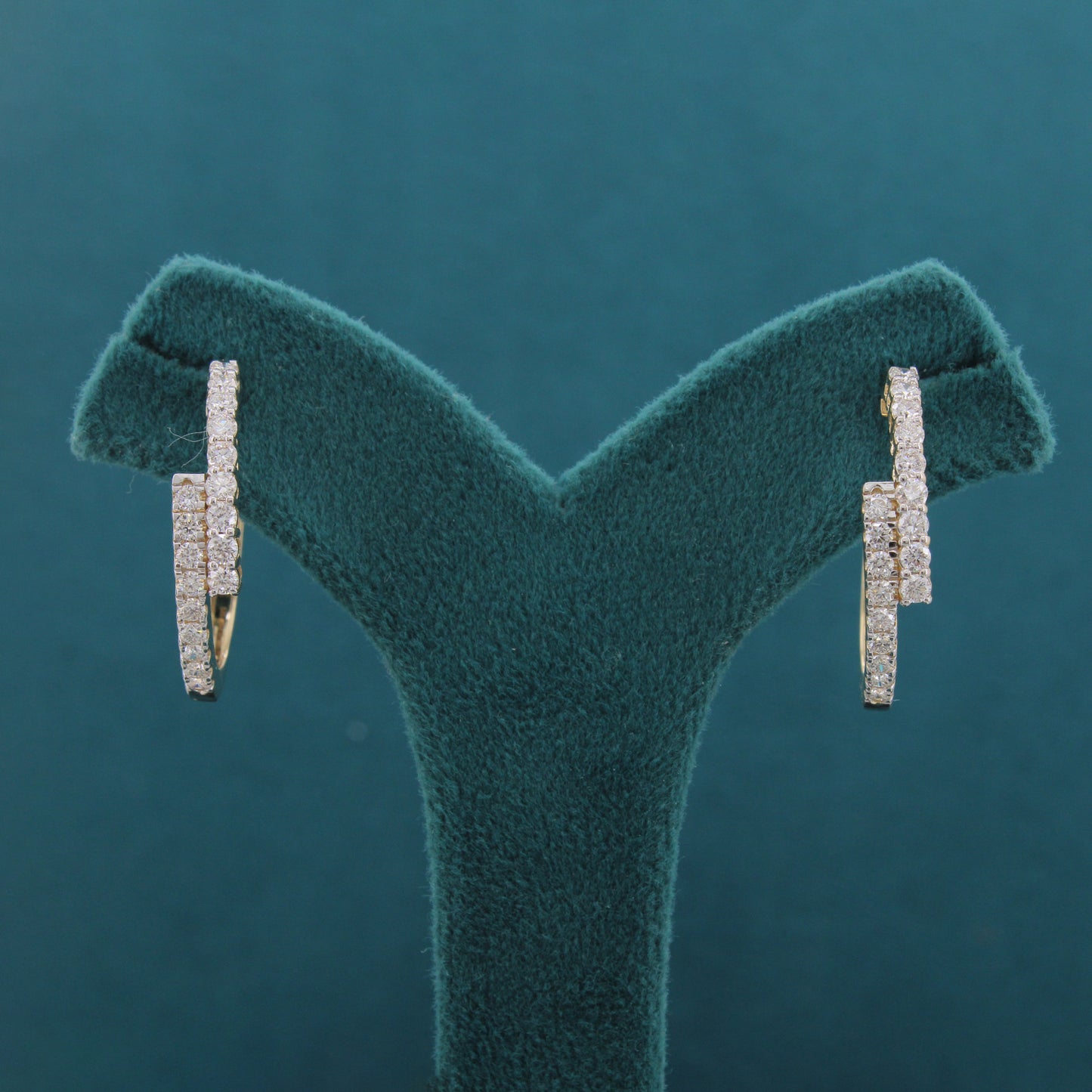 Amira Essence Diamond Classic Earrings