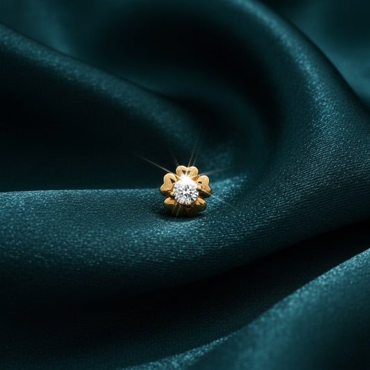 Tavira Solitaire Floral Diamond Nose Pin