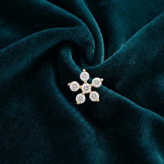 Mireia Floral Diamond Nose Pin