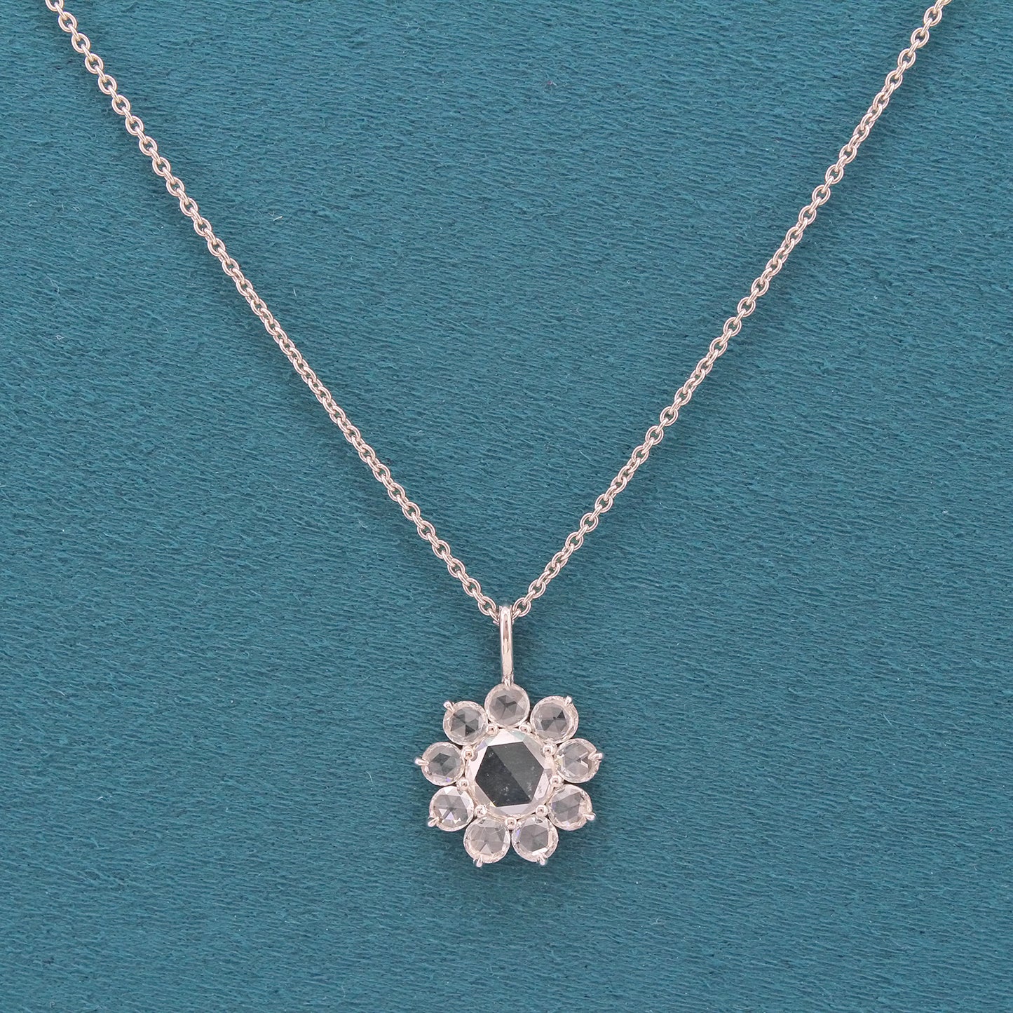 Ismera Diamond Pendant with chain