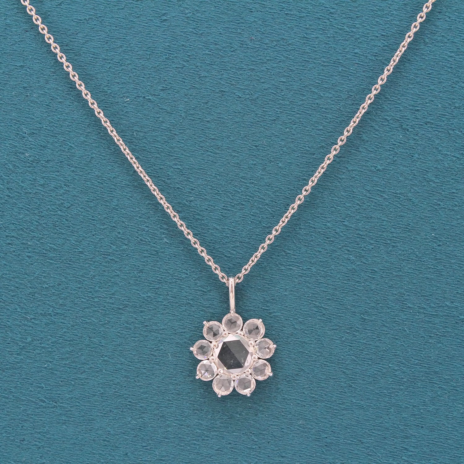 Ismera Diamond Pendant with chain