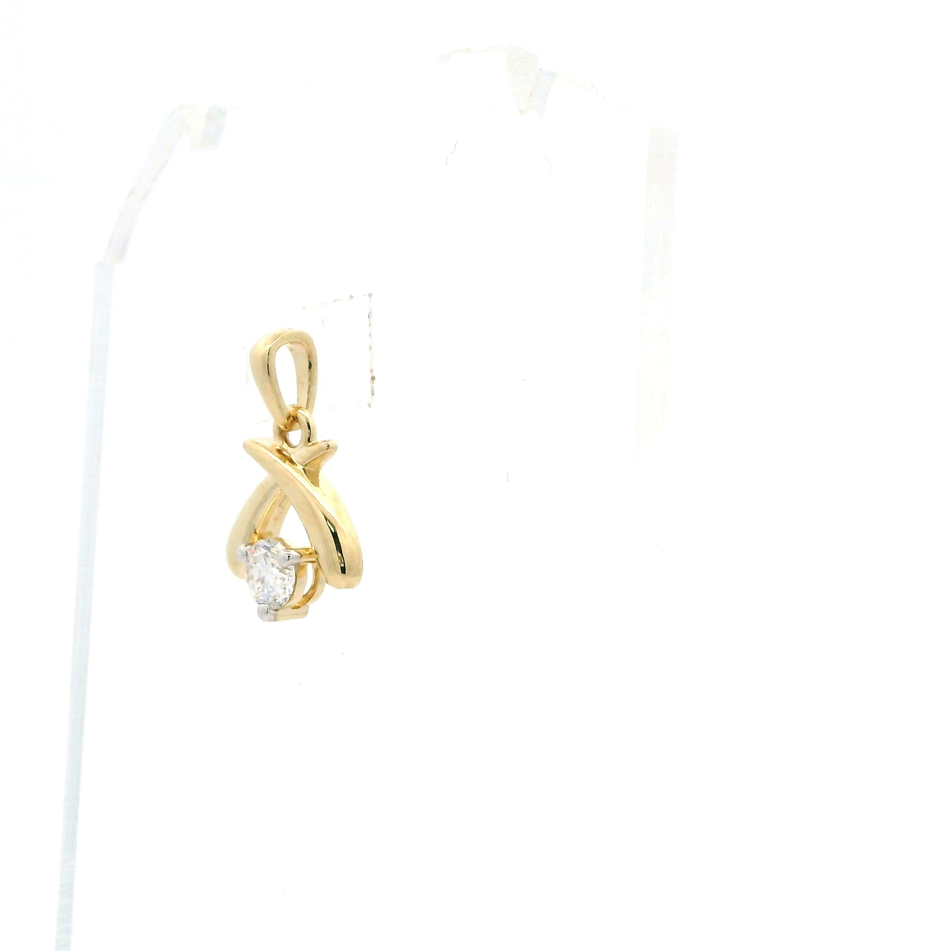 Oselia Solitaire Diamond Pendant with chain