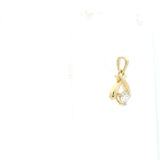 Oselia Solitaire Diamond Pendant with chain