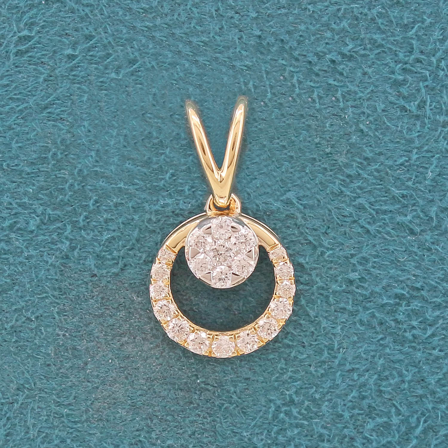 Velyra Diamond Pendant