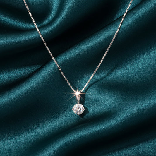 Aralya Solitaire Diamond Pendant