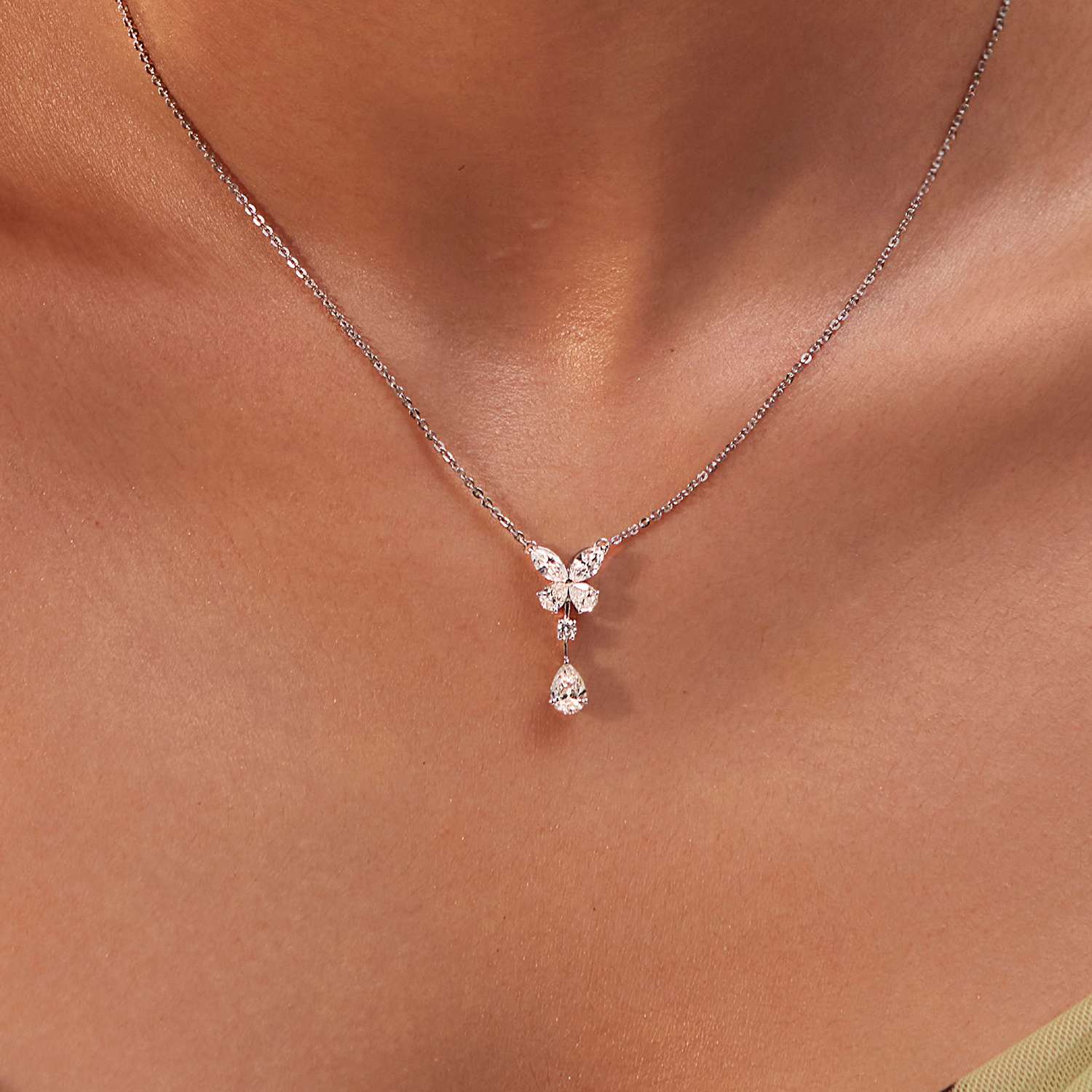 Illyra Gleam Diamond Pendant