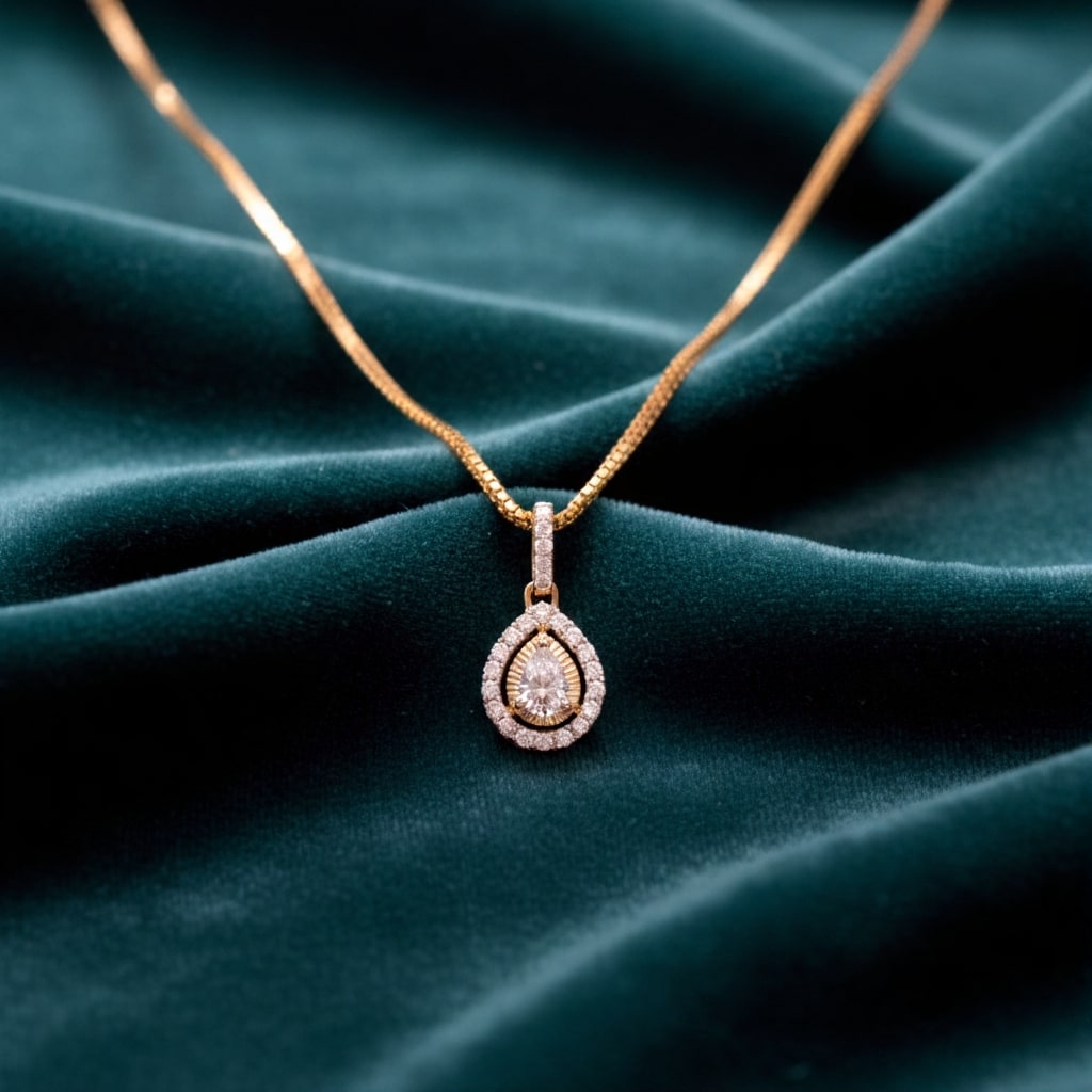 Arlyndis Crest Diamond Pendant